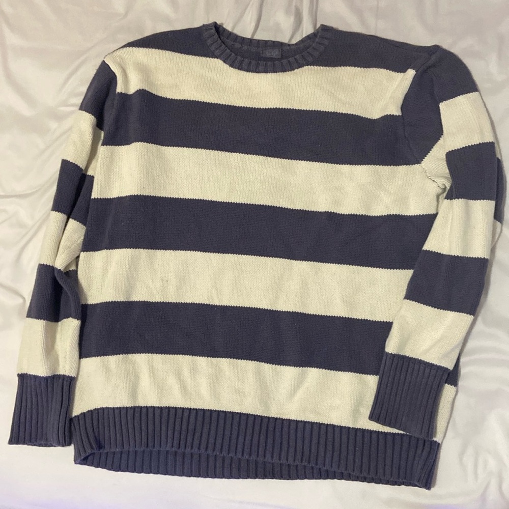 brandy melville navy/cream stripped sweater